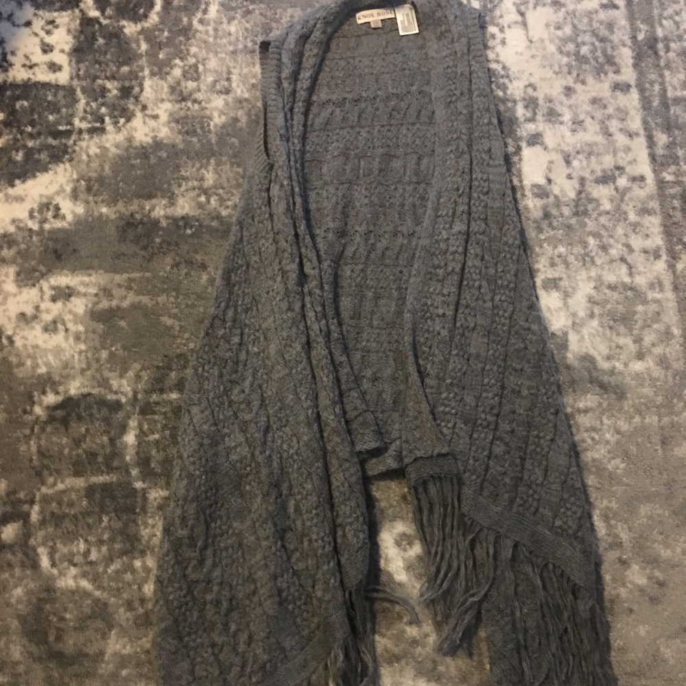 Gray vest with fringe